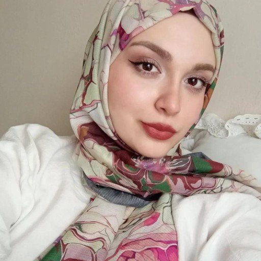 Ayşenur G.